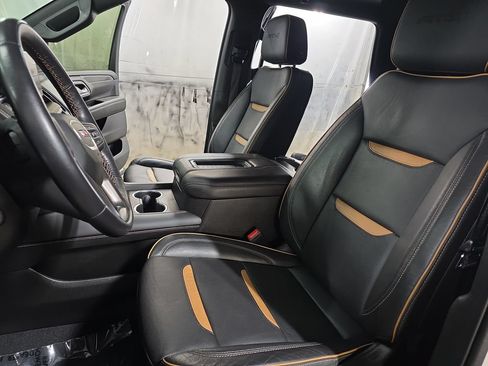 Used 2022 GMC Yukon AT4 w/ Technology Package AWD/4WD image 15