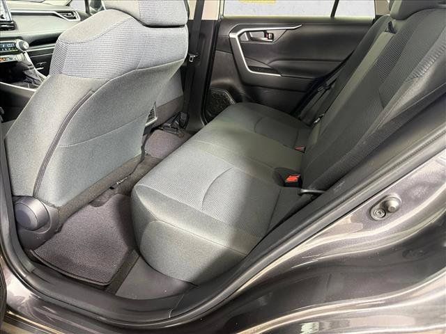 Used 2022 Toyota RAV4 LE FWD image 20