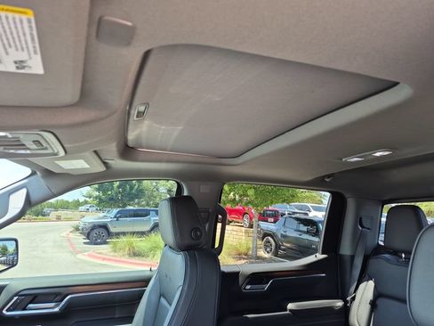 Used 2025 GMC Sierra 1500 Denali AWD/4WD image 31