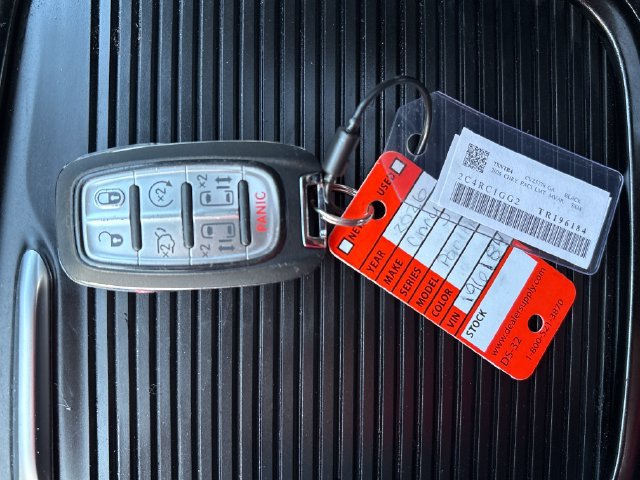 Used 2026 Chrysler Pacifica Limited FWD image 37