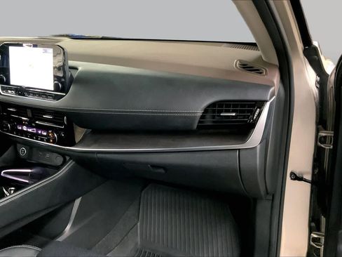 Used 2023 Nissan Rogue Platinum w/ Platinum Premium Package AWD/4WD image 19