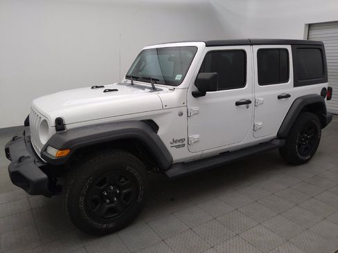 Used 2018 Jeep Wrangler Unlimited Sport AWD/4WD image 2