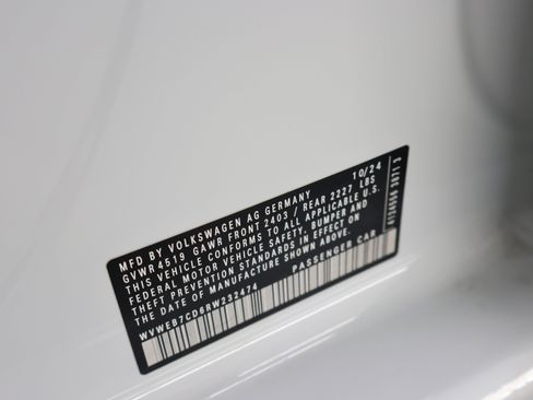 Used 2024 Volkswagen Golf R image 65