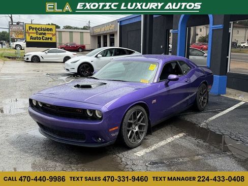 Used 2016 Dodge Challenger R/T RWD image 1