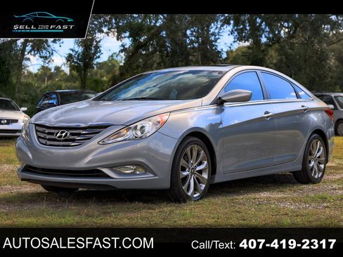 Used 2013 Hyundai Sonata SE w/ Navigation & Sunroof Pkg image 1