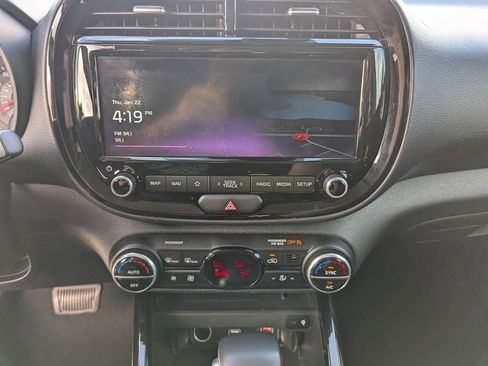 Certified 2021 Kia Soul EX image 18