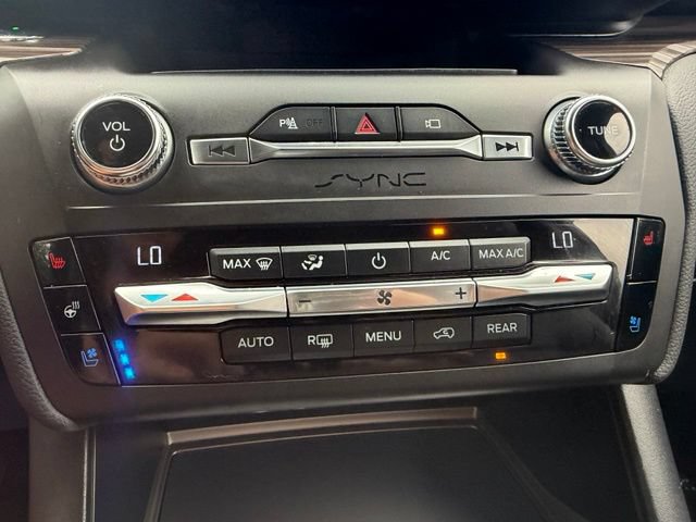 Used 2020 Ford Explorer Limited AWD/4WD image 23