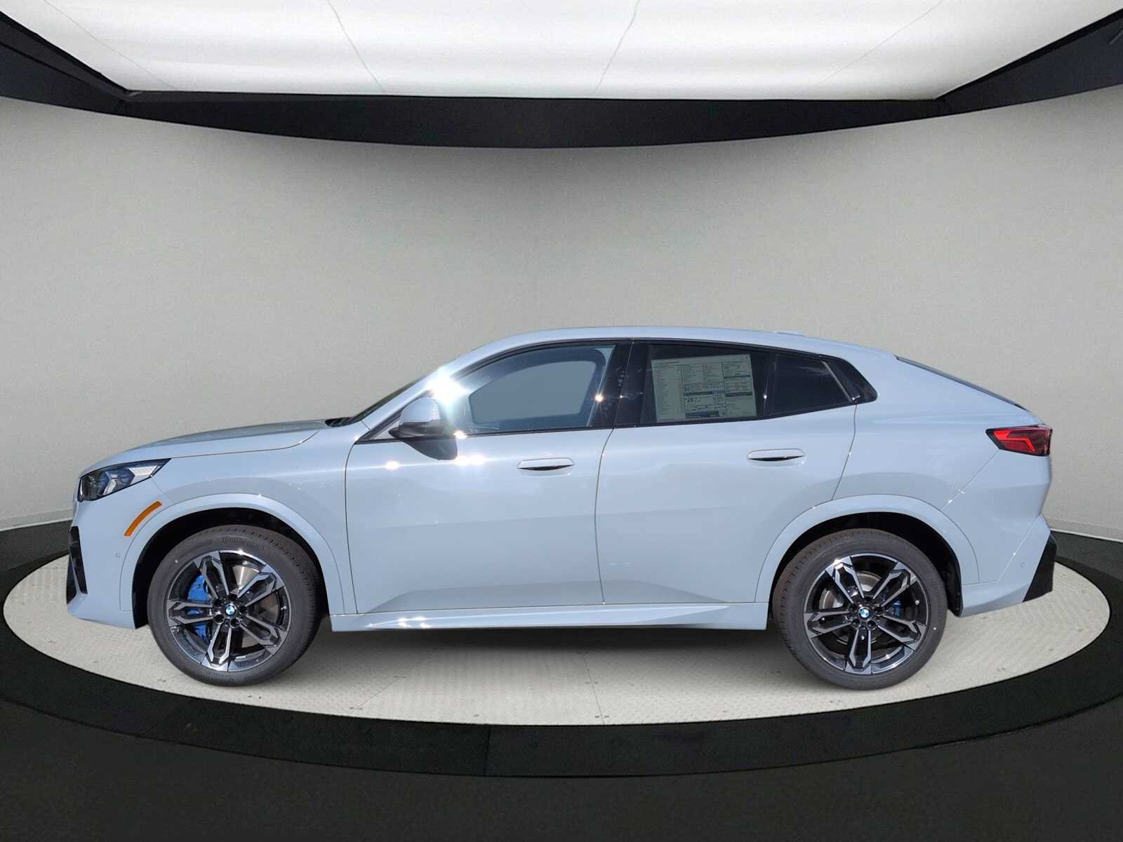 Used 2026 BMW X2 xDrive28i w/ Technology Package AWD/4WD image 5
