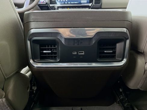 Used 2022 GMC Sierra 1500 SLT w/ SLT Premium Package AWD/4WD image 34