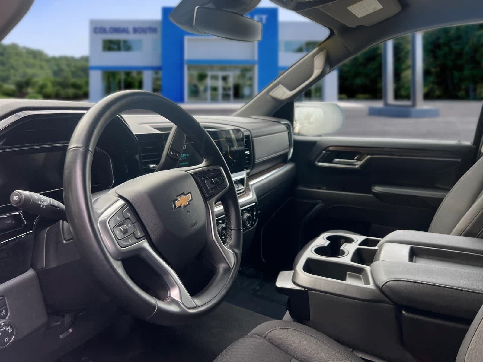 Used 2023 Chevrolet Silverado 1500 LT AWD/4WD image 14