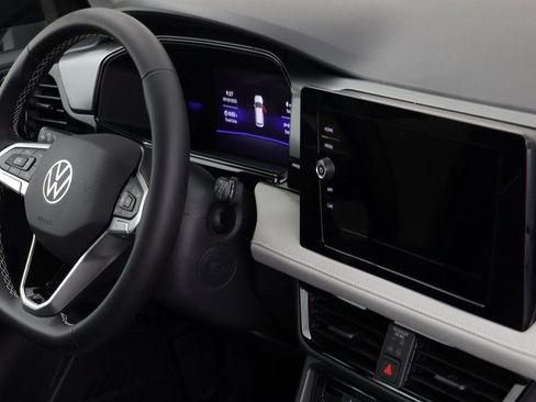New 2025 Volkswagen Taos S image 18