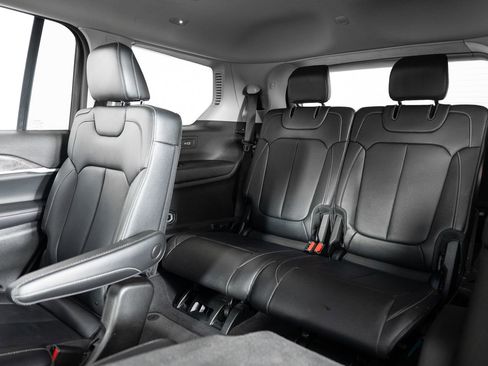 Used 2022 Jeep Grand Cherokee L Limited image 20