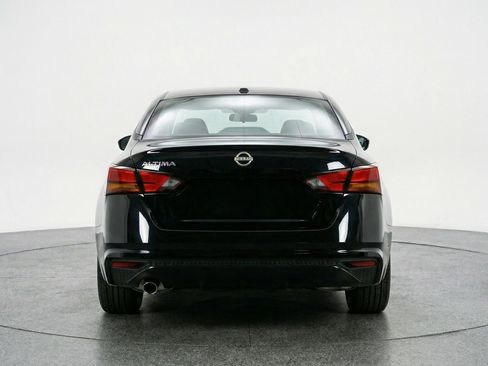 Used 2025 Nissan Altima 2.5 SV FWD image 7