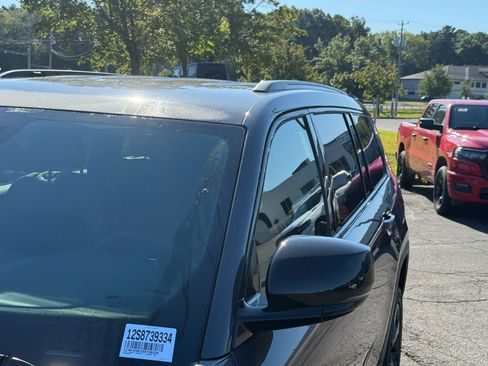 New 2025 Jeep Grand Cherokee L Laredo image 9