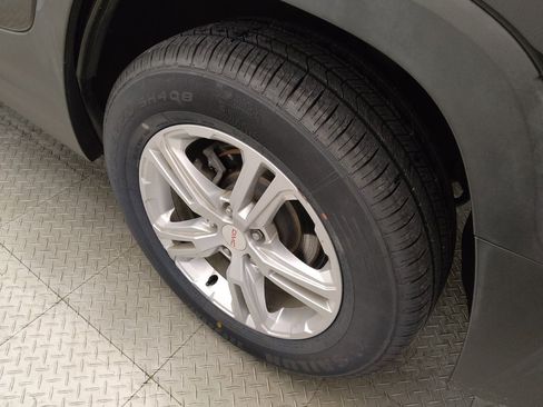 Used 2018 GMC Terrain SLE w/ Driver Convenience Package FWD image 31