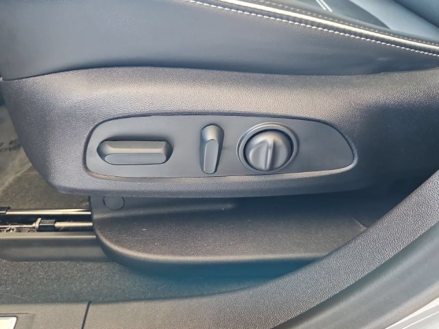 Certified 2023 GMC Acadia Denali w/ Denali Ultimate Package FWD image 23
