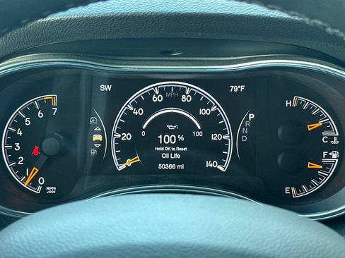 Used 2022 Jeep Grand Cherokee Laredo X AWD/4WD image 25