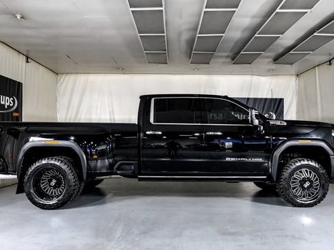 Used 2025 GMC Sierra 3500 Denali w/ Denali Reserve Package AWD/4WD image 6