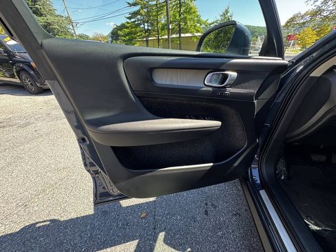 Used 2019 Volvo XC40 T5 Inscription AWD/4WD image 28