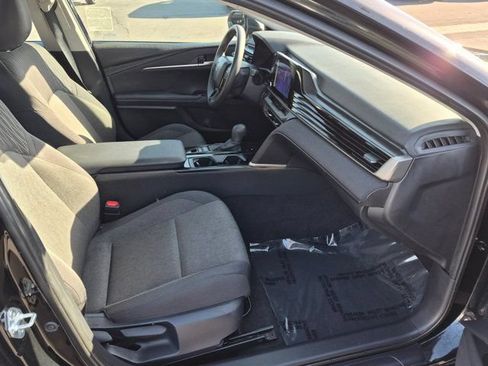 Used 2025 Toyota Camry LE FWD image 5