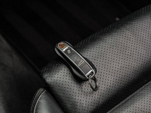 Used 2019 Porsche Panamera 4 image 56