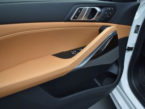 New 2026 BMW X6 xDrive40i w/ Climate Comfort Package image 11