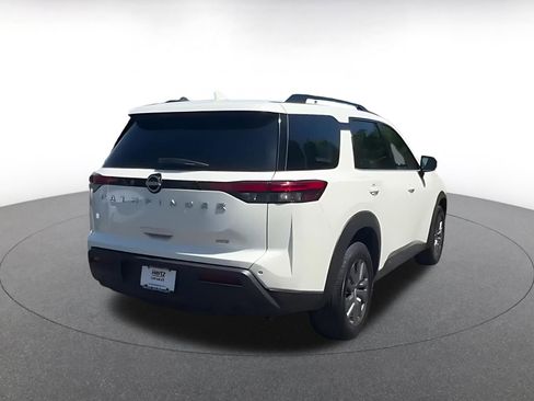 Used 2025 Nissan Pathfinder SV image 15