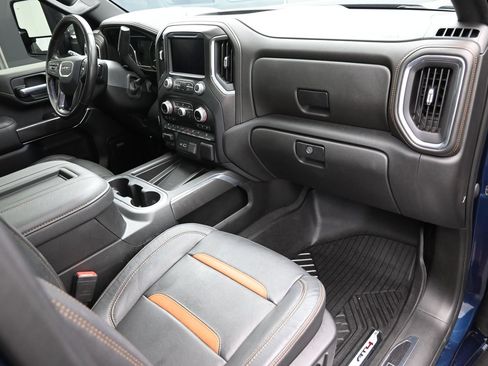 Used 2022 GMC Sierra 2500 AT4 w/ AT4 Premium Plus Package AWD/4WD image 39