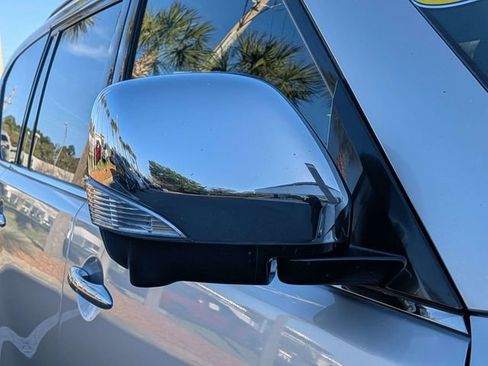 Used 2017 Nissan Armada SL image 10