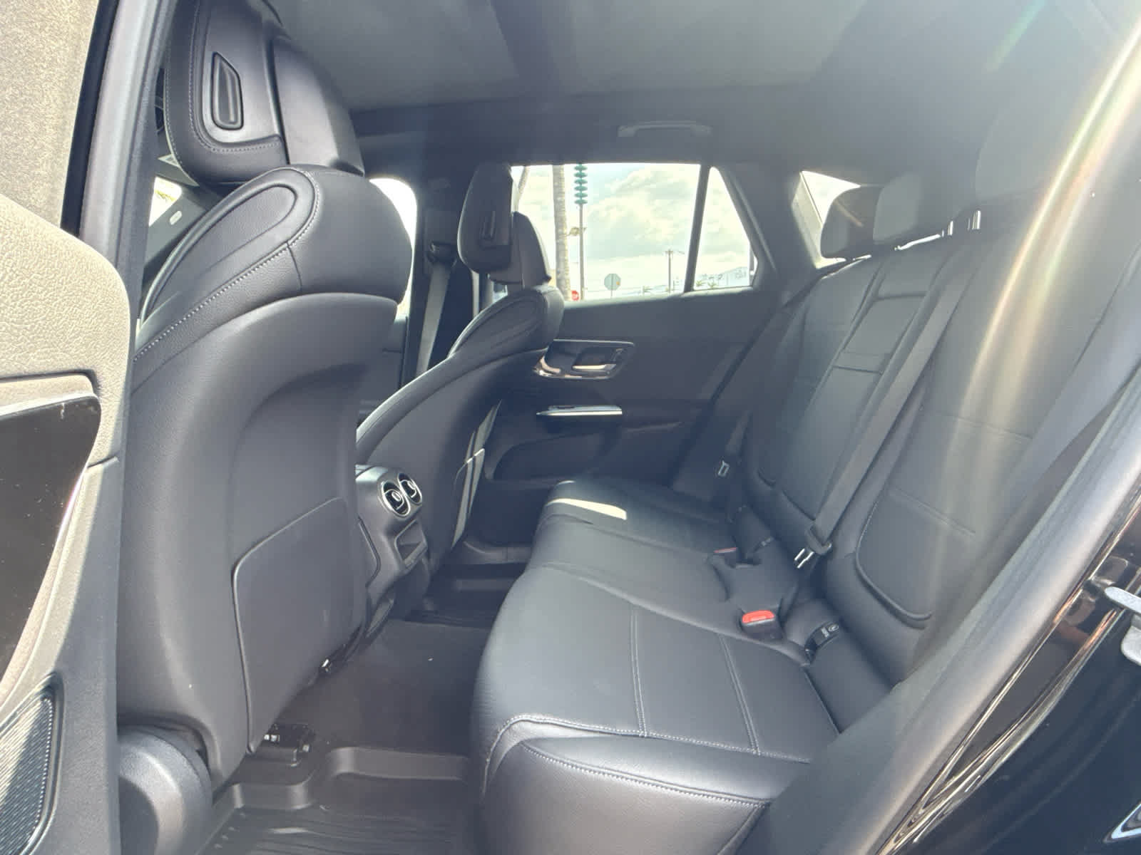 Used 2026 Mercedes-Benz GLC 300 image 14