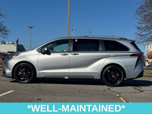 Used 2021 Toyota Sienna Platinum image 4