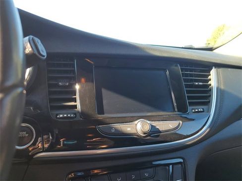 Used 2022 Buick Encore Preferred image 16