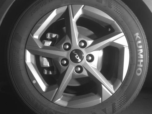 Used 2025 Kia K4 LXS image 12