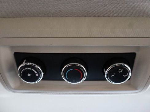 Used 2017 Dodge Journey SE w/ Flexible Seating Group image 30