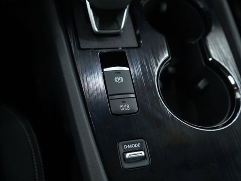 Used 2023 Nissan Rogue S image 24