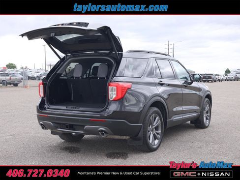 Used 2022 Ford Explorer XLT w/ XLT Sport Appearance Package image 39