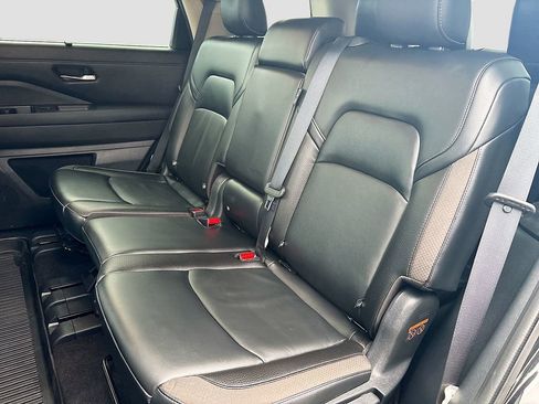 Used 2023 Nissan Pathfinder SL w/ Lighting Package (N92) AWD/4WD image 24