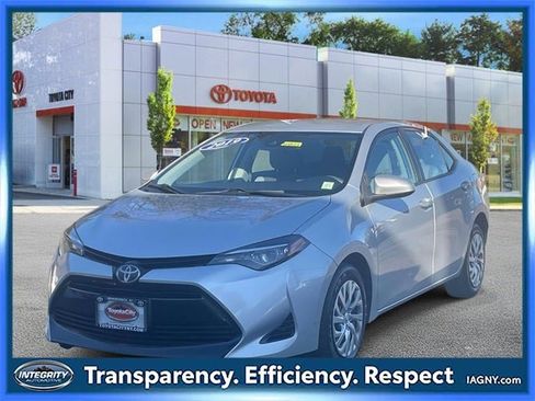 Used 2019 Toyota Corolla LE image 4