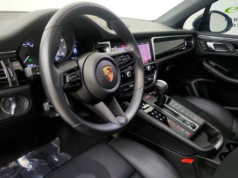 Used 2024 Porsche Macan S AWD/4WD image 46