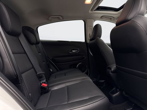 Used 2019 Honda HR-V Touring image 19