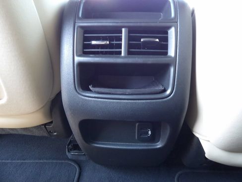 Used 2017 Cadillac XT5 Luxury AWD/4WD image 25