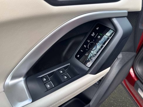 Used 2025 Audi Q5 Premium Plus w/ Premium Plus image 17