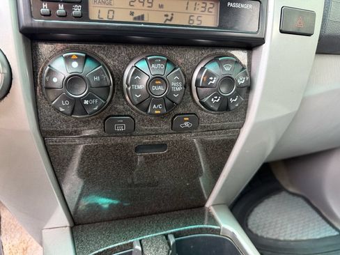 Used 2003 Toyota 4Runner Limited w/ 4Runner Convenience Pkg AWD/4WD image 26