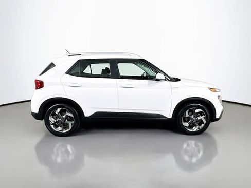 Used 2023 Hyundai Venue SEL w/ Cargo Package FWD image 9