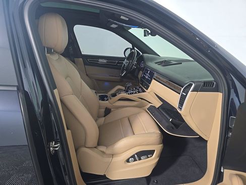 Used 2019 Porsche Cayenne S AWD/4WD image 11