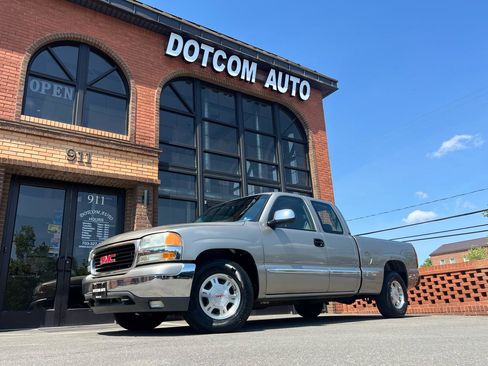 Used 2000 GMC Sierra 1500 2WD Extended Cab w/ Convenience Plus Group image 3