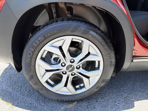 Used 2024 Kia Seltos S FWD image 17