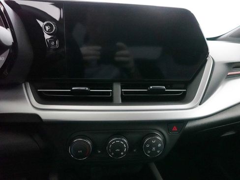 Used 2026 Chevrolet Trax RS FWD image 21