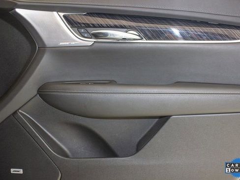 Used 2025 Cadillac XT6 Premium Luxury image 11