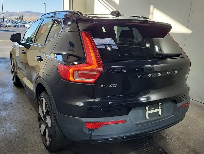 Used 2023 Volvo XC40 Recharge Ultimate AWD/4WD image 2